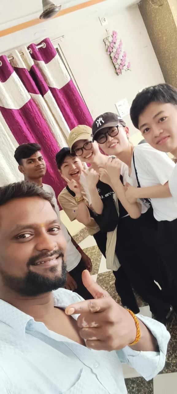 Basant Vihar International Hotel Gaya Buitenkant foto