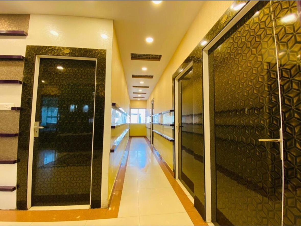 Basant Vihar International Hotel Gaya Buitenkant foto