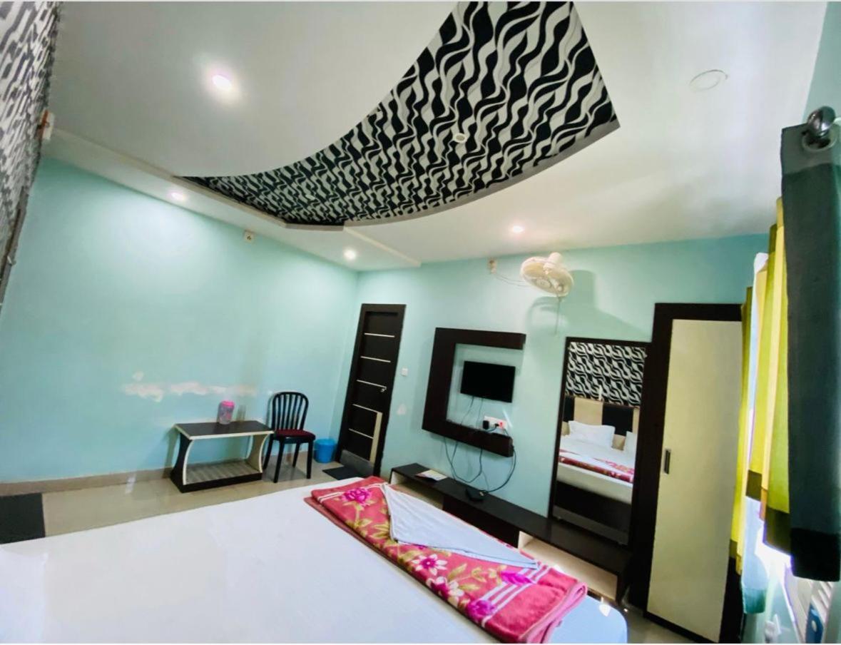 Basant Vihar International Hotel Gaya Buitenkant foto