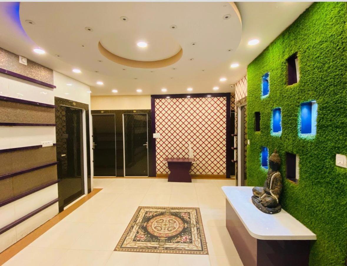 Basant Vihar International Hotel Gaya Buitenkant foto